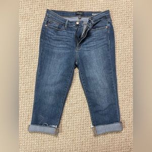 Preowned Judy blue skinny fit capris size 11/30
